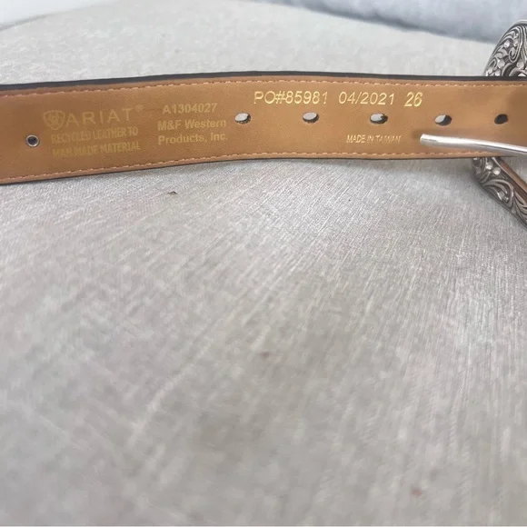 Ariat Buckle 100% Tooled Leather Western Studded Belt Size 26 - Picture 3 of 3